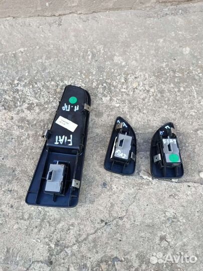 Кнопка стеклоподъёмника правая Fiat Linea