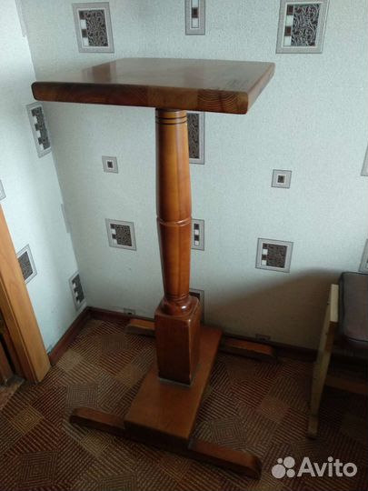 Подставка для телевизора, цветов. Лампа