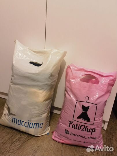 Отдам женские вещи 42