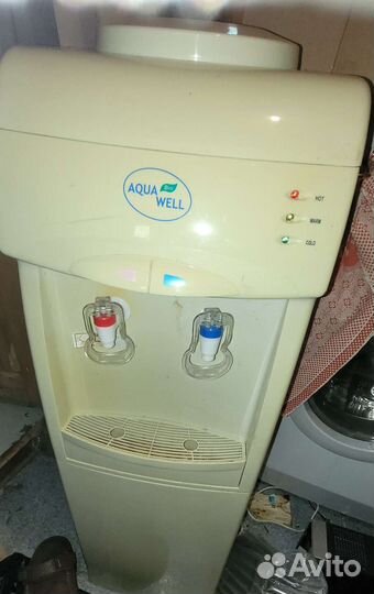 Кулер для воды напольный