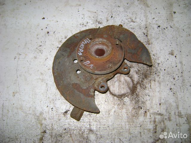 Кулак передний левый Лада Приора ваз 2170 без абс