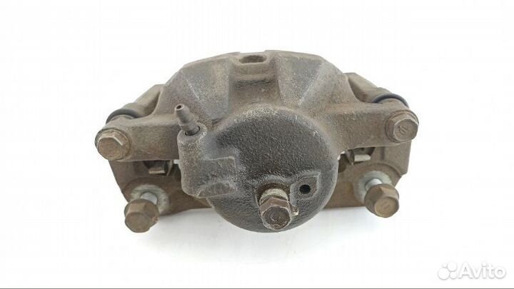 Суппорт передний левый Toyota Noah ZRR75 2010