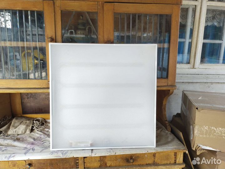 Продам светильники армстронг