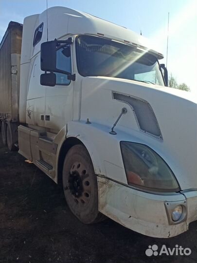 Volvo VNL 64T, 2003