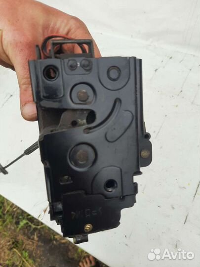 Замок двери передний левый VW Bora/Golf 4/Jetta 4