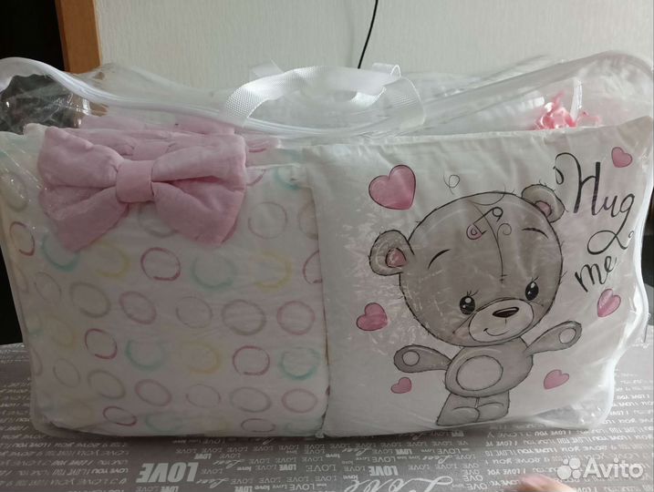 Бортики и одеяло в кроватку