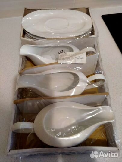 Фарфоровая соусница с блюдцем 440 мл