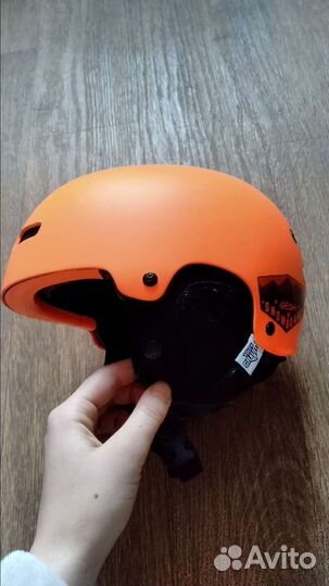 Шлем сноубордический/горнолыжный