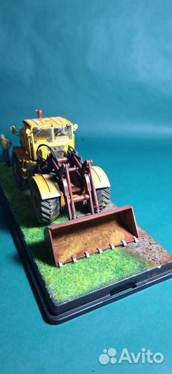 Модель трактора
