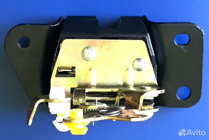 Замок багажника Мицубиси Делика