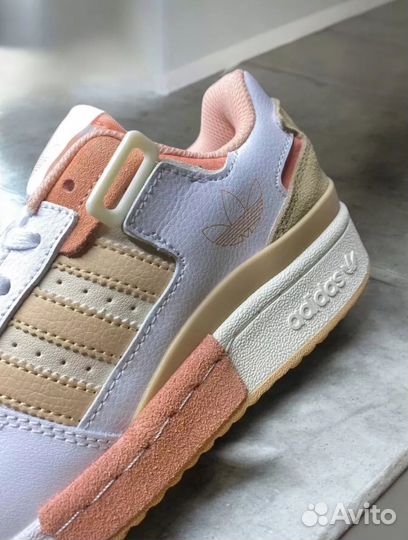 Кроссовки женские adidas