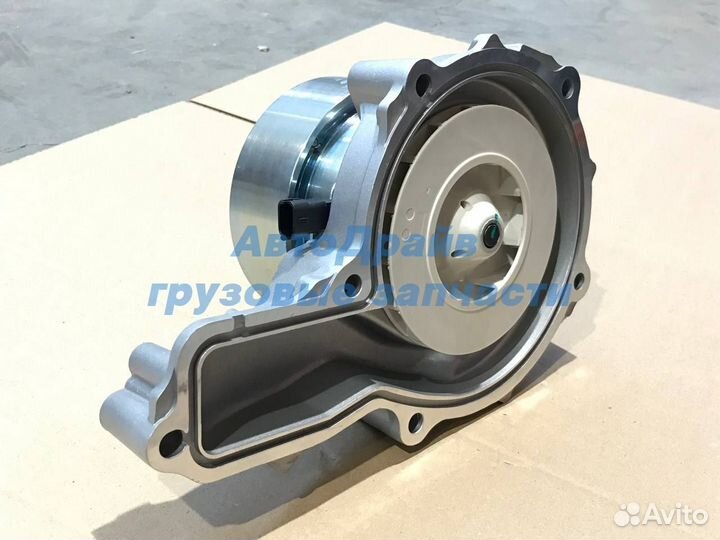 Помпа Вольво FH4 FM4 и Рено Т серия с вискомуфтой