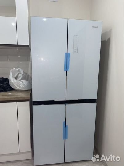 Холодильник четырехдверный