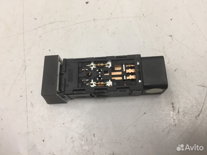 Кнопка противотуманных фар (Hyundai Santa Fe)