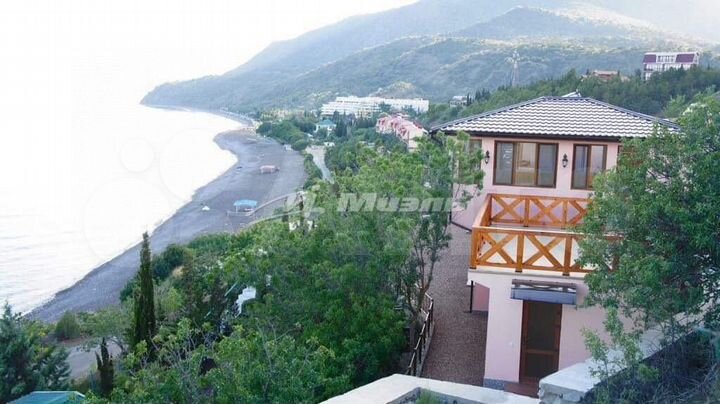 Гостиница на первой линии