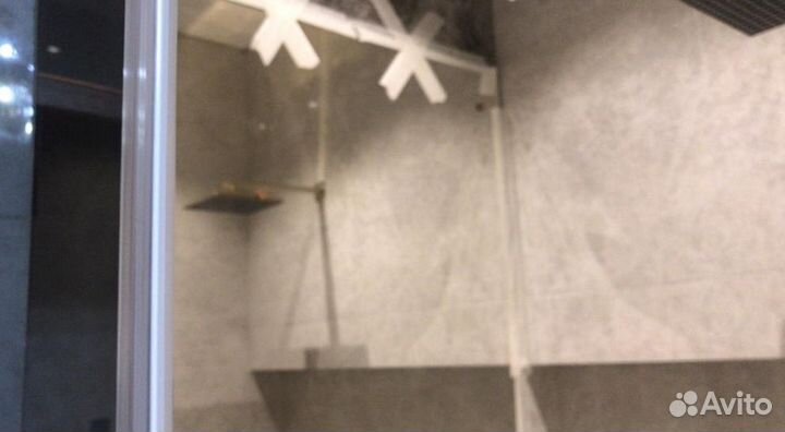 Зеркало на заказ на стену