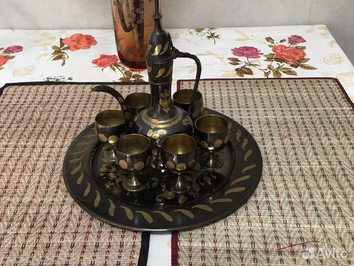 Набор 6 стопачек и кувшинчик на подносе