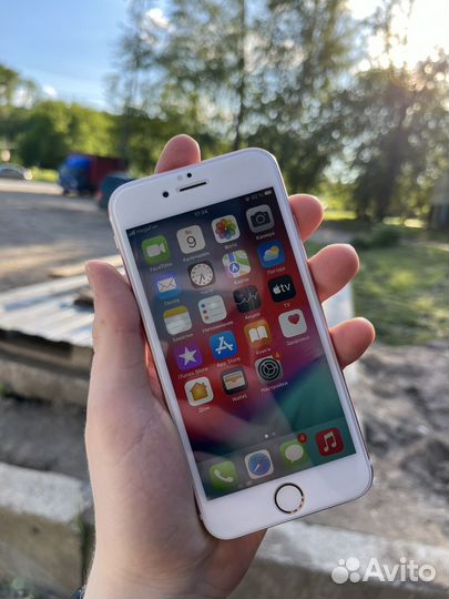 iPhone 6S, 64 ГБ