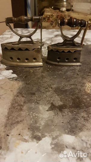 Утюги старинные