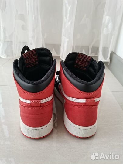 Nike Air Jordan 1 Retro High Track Red