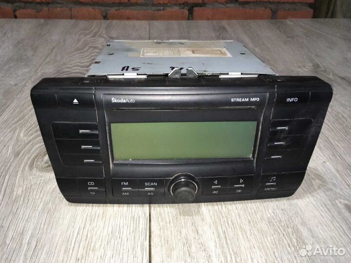 Штатная магнитола Skoda Octavia A5