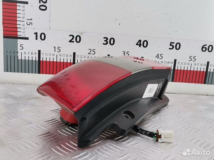 Фонарь задний для Mitsubishi Space Star MR586014