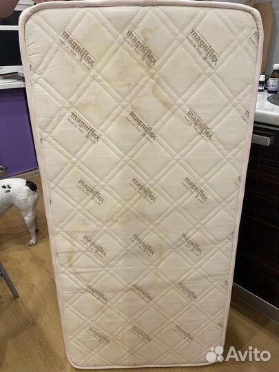 Детская кроватка с маятником и ящиком