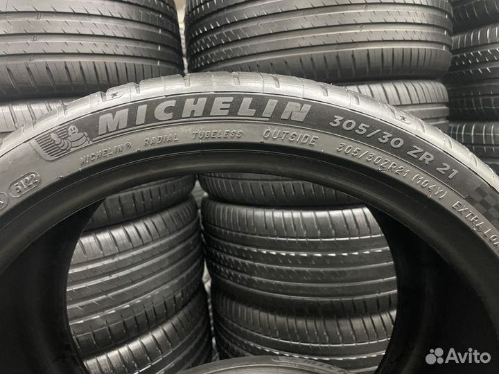 Michelin Pilot Sport 4 S 305/30 R21 и 275/35 R21 104Y