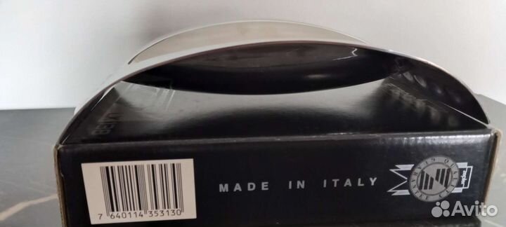 Подставка под бутылку с вином