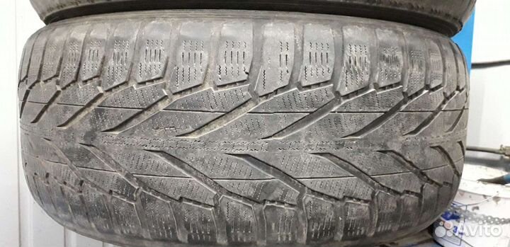Nokian Tyres Hakkapeliitta R2 SUV 255/50 R19 107R
