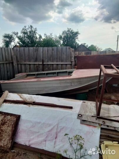 Продам лодку южанка 2м