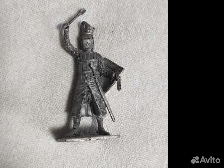 Фигурки киногероев и не только