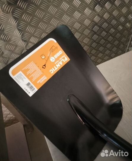 Лопата совковая Fiskars Plantic