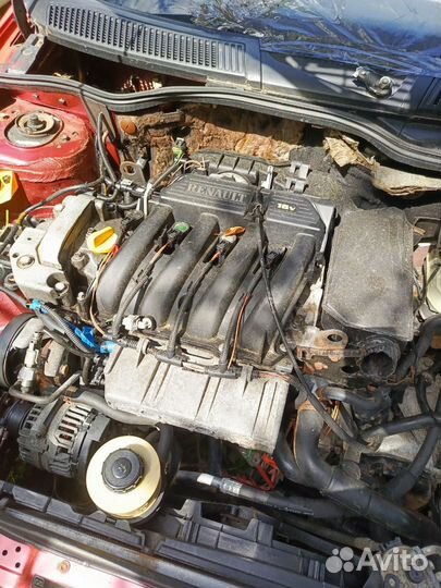 В разбор renault megane 1 BA04 хэтчбэк k4m701