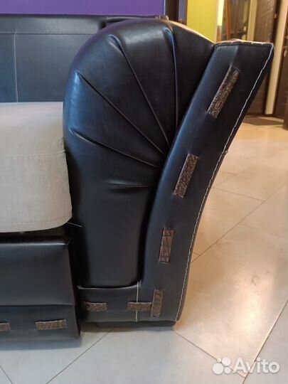 Диван мягкий, кожа и текстиль, колониальный стиль