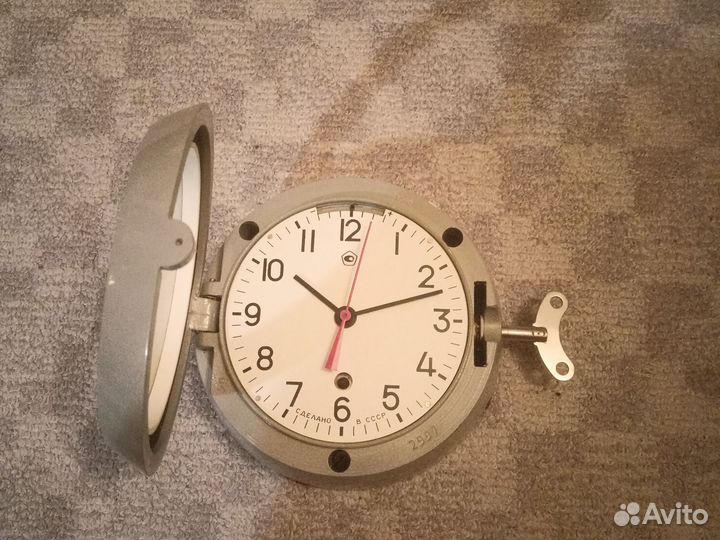 Часы судовые корабельные