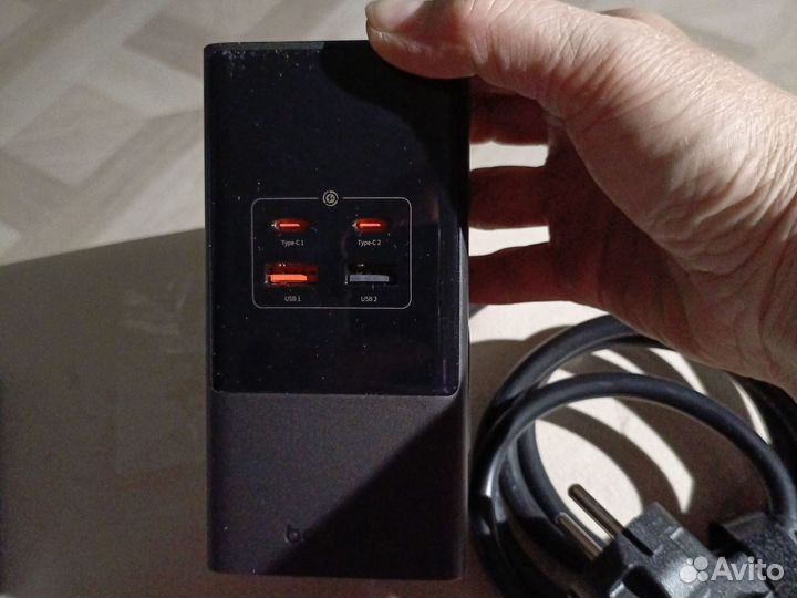 Сетевое зарядное устройство