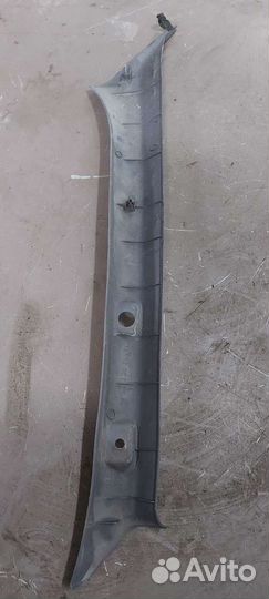 Обшивка передних стоек Nissan Serena с23