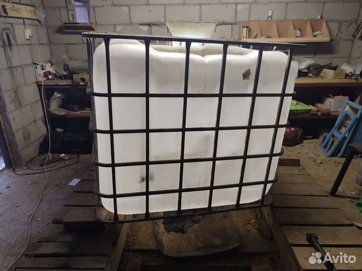 Бочка пластиковая кубовая