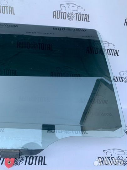 Стекло двери заднее правое Mitsubishi Outlander 1