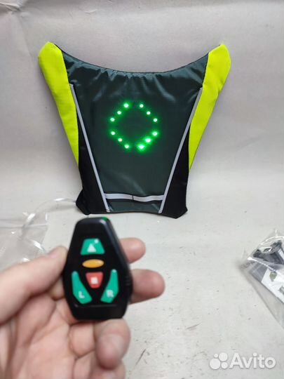 Жилет с указателями поворотов велосипедисту новый