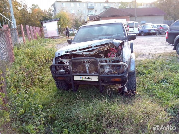 Nissan Terrano 3.0 МТ, 1990, 200 000 км