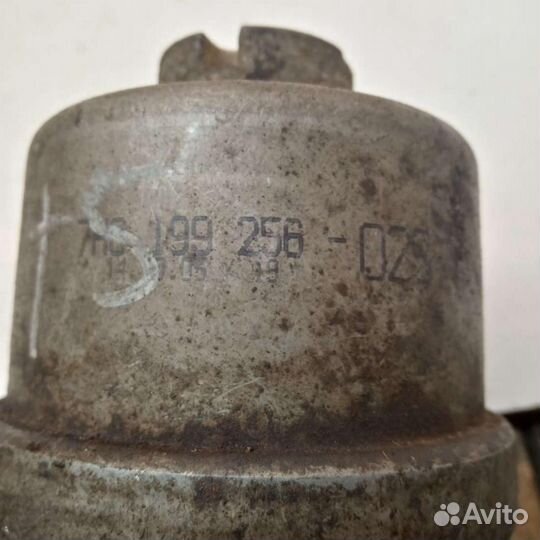 Подушка крепления двигателя Volkswagen Caravelle