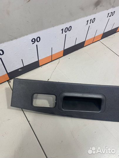 Обшивка крышки багажника Mercedes W164 ML