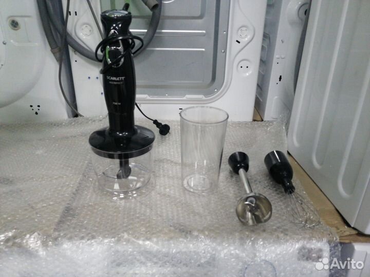 Погружной блендер Scarlett SC-HB42F55, черный