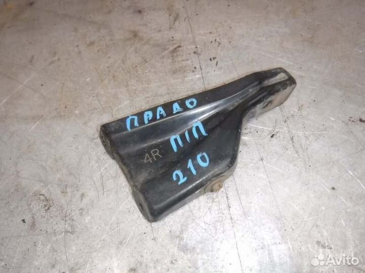 Кронштейн передний правый Toyota Lc Prado 120 1GR