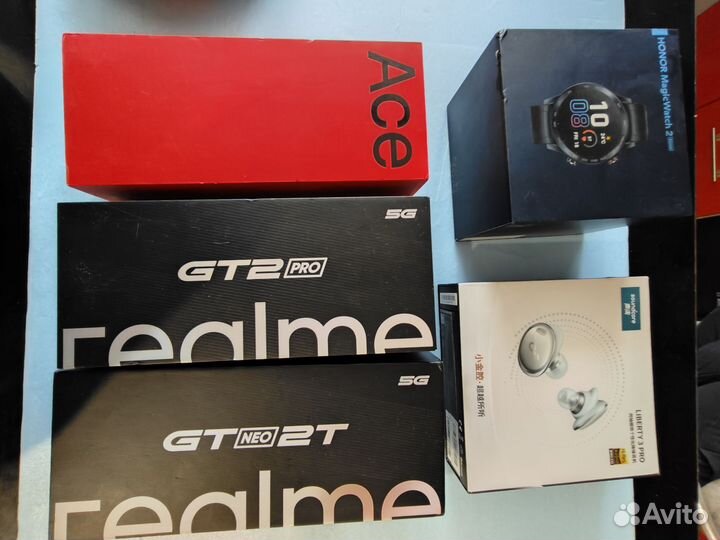 Коробки с документами от гаджетов