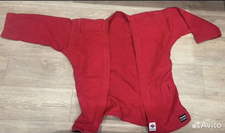 Самбовка и кимоно для единоборств