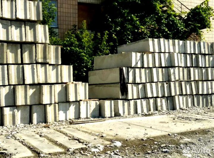 Блок фундаментный