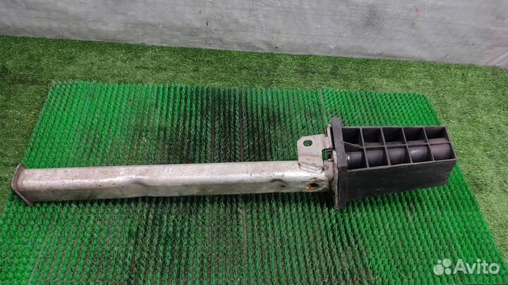 Кронштейн подрамника левый Citroen C4 Grand Picas